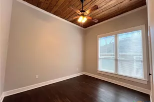 111 N 5th St, Temple, TX 76501 - Photo 13