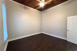 111 N 5th St, Temple, TX 76501 - Photo 17