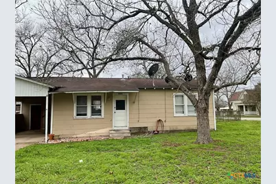 102 Clark Street, Yoakum, TX 77995 - Photo 5