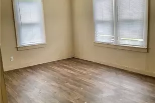 102 Clark St, Yoakum, TX 77995 - Photo 13