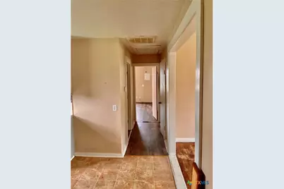 102 Clark Street, Yoakum, TX 77995 - Photo 7