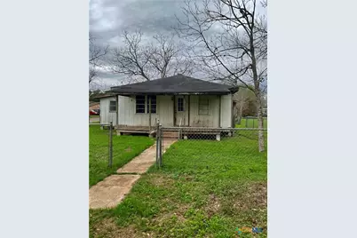 402 Tucker Street, Yoakum, TX 77995 - Photo 1