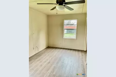 402 Tucker Street, Yoakum, TX 77995 - Photo 11