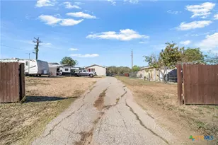 4048 Sutherland Springs Rd, Seguin, TX 78155 - Photo 27