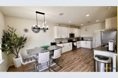 426 Eves Necklace Drive, Buda, TX 78610 - Photo 9