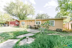 1404 E Warren Ave, Victoria, TX 77901 - Photo 15