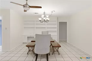 803 Hybiscus Ln, Victoria, TX 77904 - Photo 5