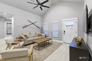 1112 Green Hill Dr, Canyon Lake, TX 78133 - Photo 5