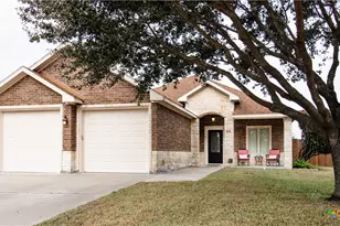 214 Windwood Ln, Victoria, TX 77904 - Photo 1