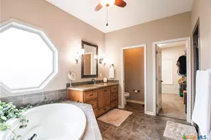 214 Windwood Ln, Victoria, TX 77904 - Photo 11