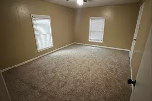 112 Stratford St, Victoria, TX 77905 - Photo 5