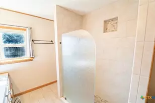 112 Stratford St, Victoria, TX 77905 - Photo 9