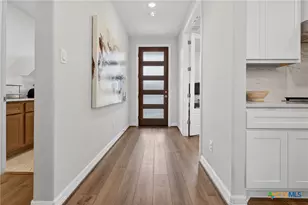 746 Hidden View St, New Braunfels, TX 78130 - Photo 3