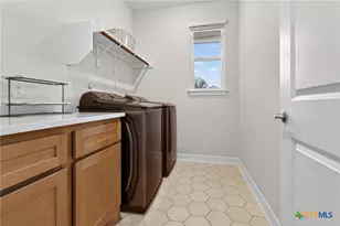 746 Hidden View St, New Braunfels, TX 78130 - Photo 5