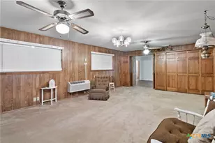 507 Suzanne St, Edna, TX 77957 - Photo 11