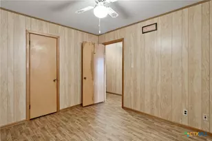 507 Suzanne St, Edna, TX 77957 - Photo 15