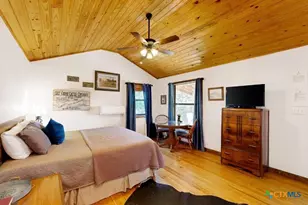 961 Buttercup Ln, Wimberley, TX 78676 - Photo 11