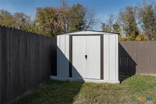 2204 Darst Dr, Seguin, TX 78155 - Photo 27