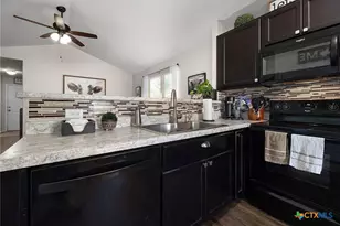 2204 Darst Dr, Seguin, TX 78155 - Photo 15