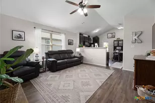 2204 Darst Dr, Seguin, TX 78155 - Photo 5