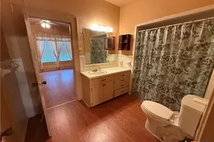 209 Rose St, Yoakum, TX 77995 - Photo 9