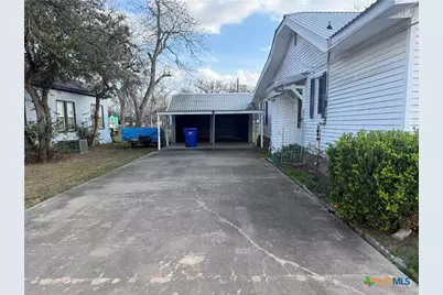 209 Rose St., Yoakum, TX 77995 - Photo 3