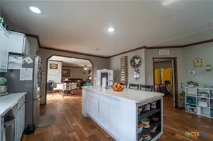 205 Berkshire Dr, Victoria, TX 77905 - Photo 9