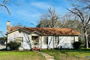 904 Bismark St, Seguin, TX 78155 - Photo 1