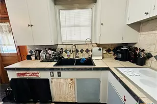 904 Bismark St, Seguin, TX 78155 - Photo 19