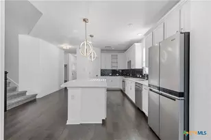 619 Hidden View St, New Braunfels, TX 78130 - Photo 3