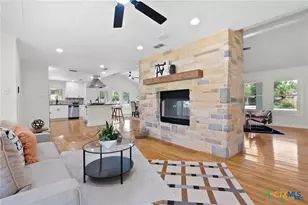 456 Magazine Ave, New Braunfels, TX 78130 - Photo 3