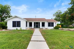 456 Magazine Ave, New Braunfels, TX 78130 - Photo 1