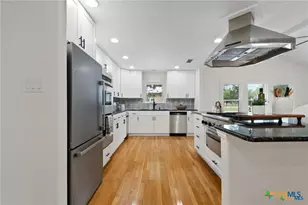 456 Magazine Ave, New Braunfels, TX 78130 - Photo 5