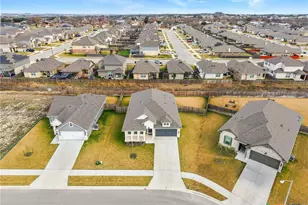 711 Nancy Olivia Cir, Killeen, TX 76542 - Photo 3