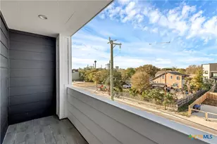 810 Iowa St, San Antonio, TX 78203 - Photo 25