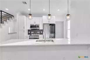 810 Iowa St, San Antonio, TX 78203 - Photo 7