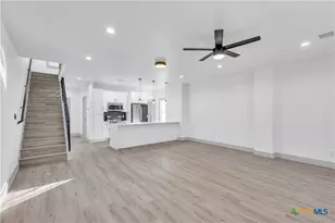 810 Iowa St, San Antonio, TX 78203 - Photo 5