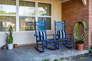 535 Travis St, Port Lavaca, TX 77979 - Photo 3