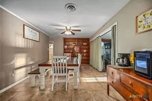 535 Travis St, Port Lavaca, TX 77979 - Photo 11