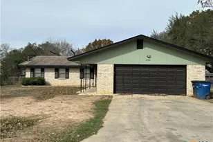 1313 Fieldcrest, New Braunfels, TX 78130 - Photo 1