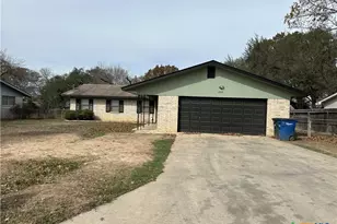 1313 Fieldcrest, New Braunfels, TX 78130 - Photo 3