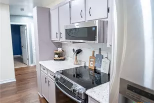 3303 Flamingo Dr, Victoria, TX 77901 - Photo 5