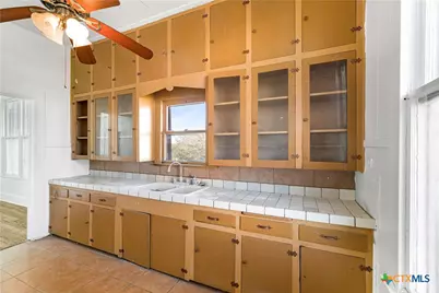 403 W Juan Linn Street, Victoria, TX 77901 - Photo 15