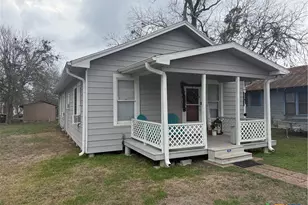 311 W Clayton St, Cuero, TX 77954 - Photo 1
