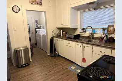 311 W Clayton Street, Cuero, TX 77954 - Photo 5