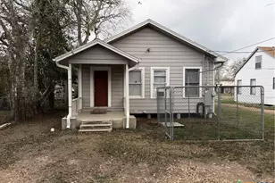 311 W Clayton St, Cuero, TX 77954 - Photo 25