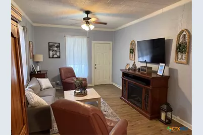 311 W Clayton Street, Cuero, TX 77954 - Photo 7