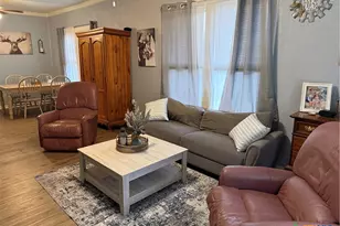 311 W Clayton St, Cuero, TX 77954 - Photo 3