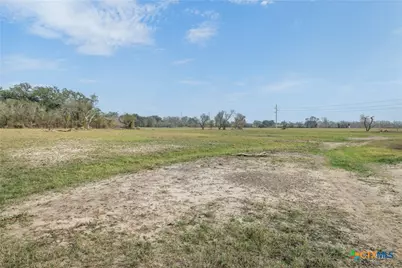 1144 Treetop Lane, Luling, TX 78648 - Photo 23