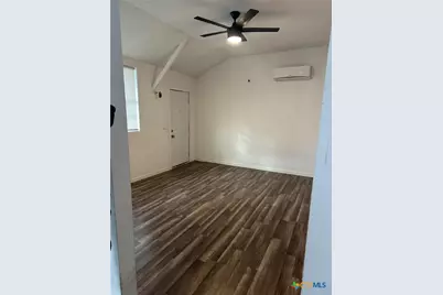 810 S Cameron Street, Victoria, TX 77901 - Photo 11